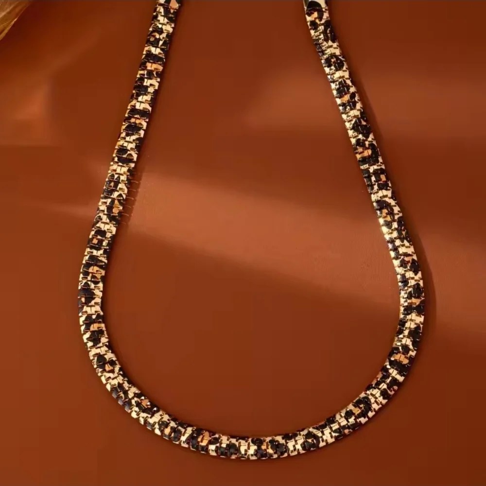 Gold and Black Woven Chain Necklace - Picture 4 of 4